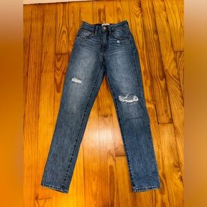 (Never worn) Mom jeans Size:24